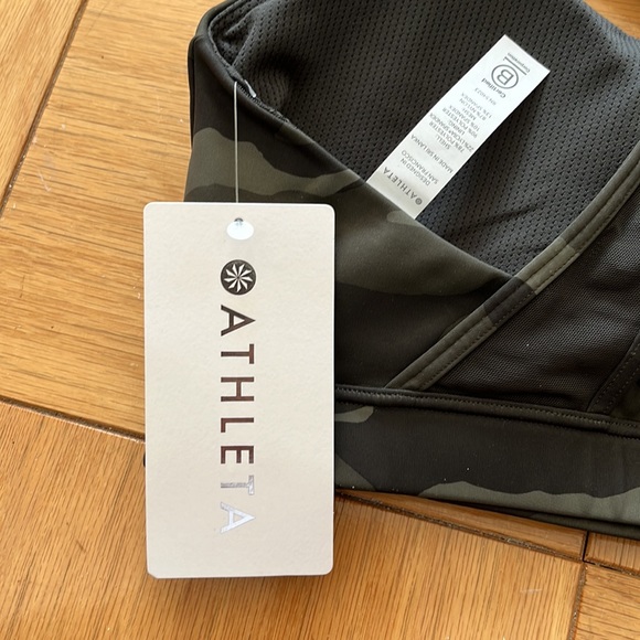 NWT Athleta Contender Printed Bra Size M in Camo - Picture 4 of 4